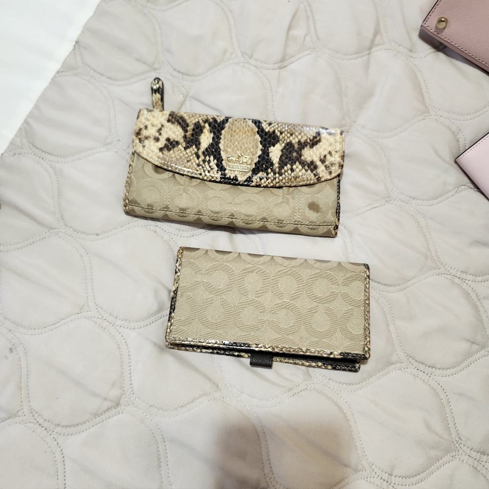 Snakeskin Michael Kors Beige Women's Wallet And Checkbook Cover